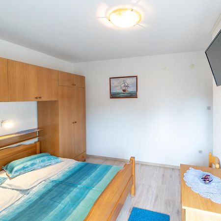 Apartments And Rooms By The Sea Palit, Rab - 5010 Номер фото