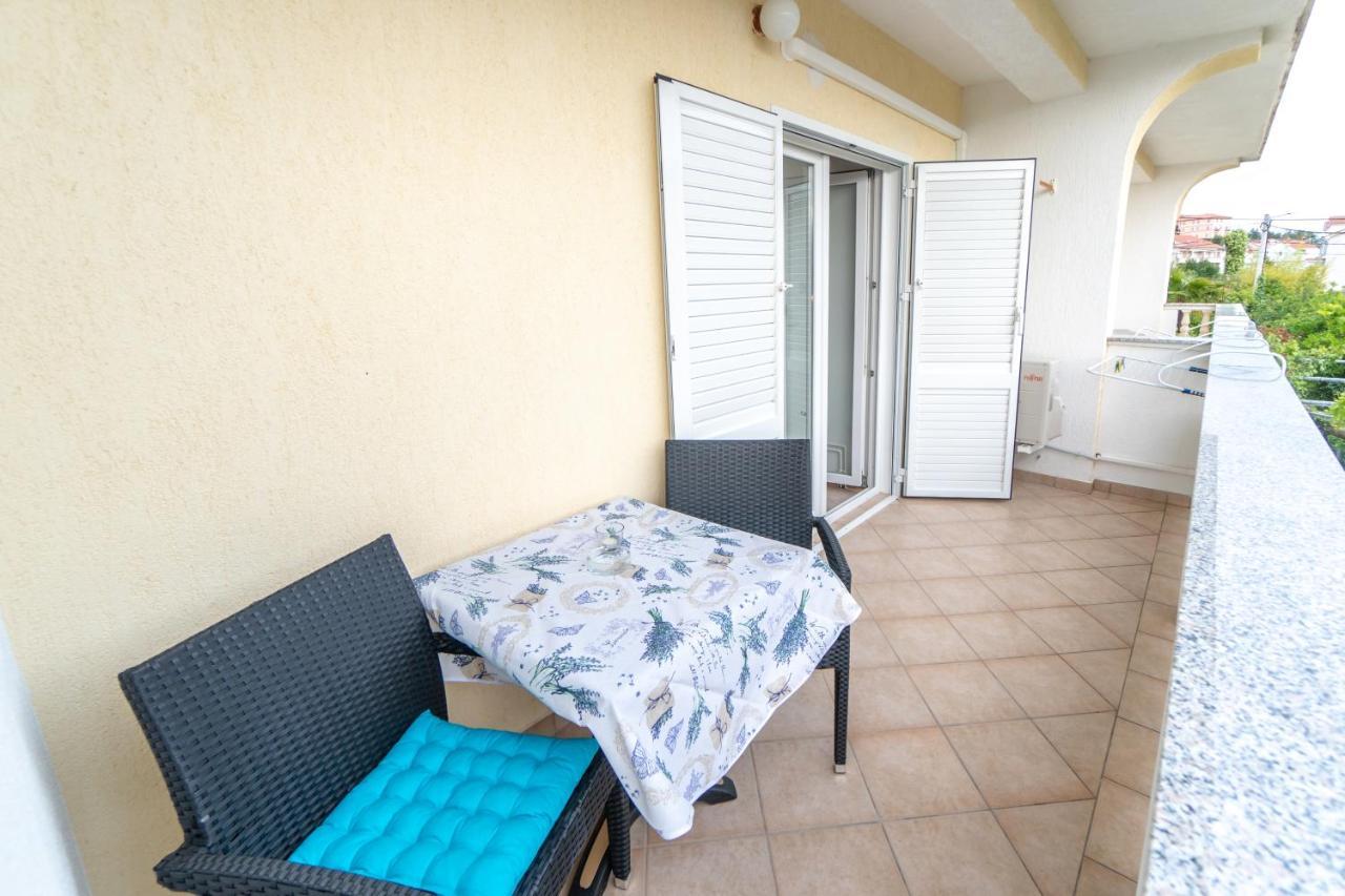 Apartments And Rooms By The Sea Palit, Rab - 5010 Экстерьер фото