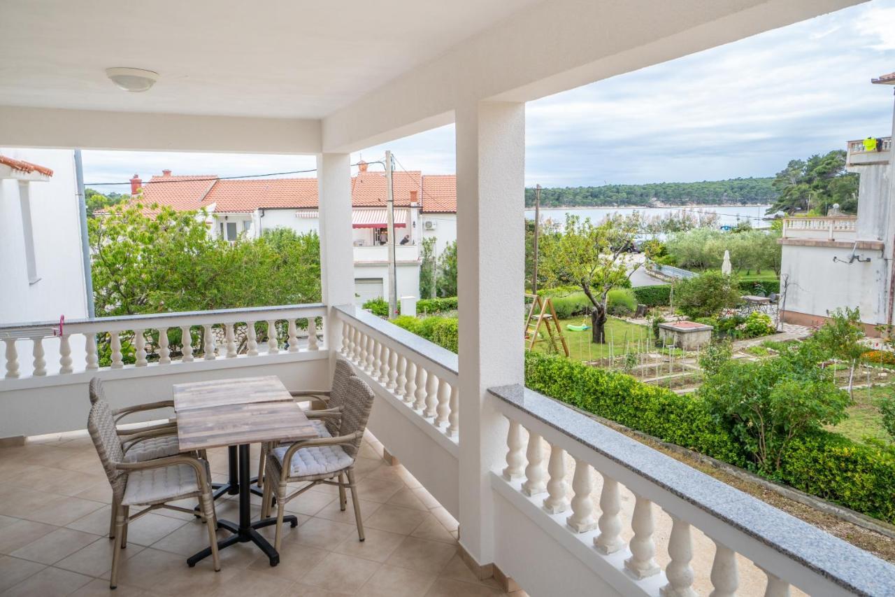 Apartments And Rooms By The Sea Palit, Rab - 5010 Экстерьер фото