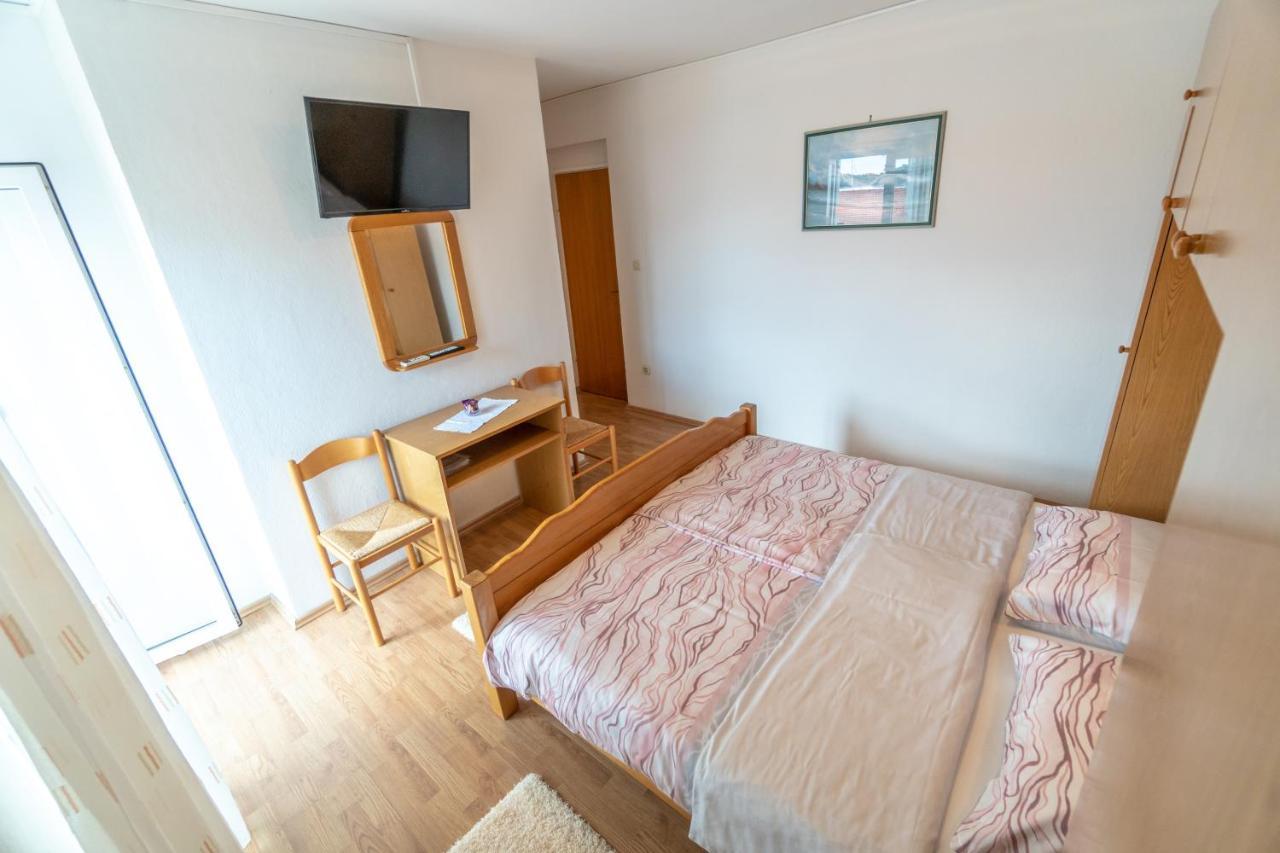 Apartments And Rooms By The Sea Palit, Rab - 5010 Номер фото