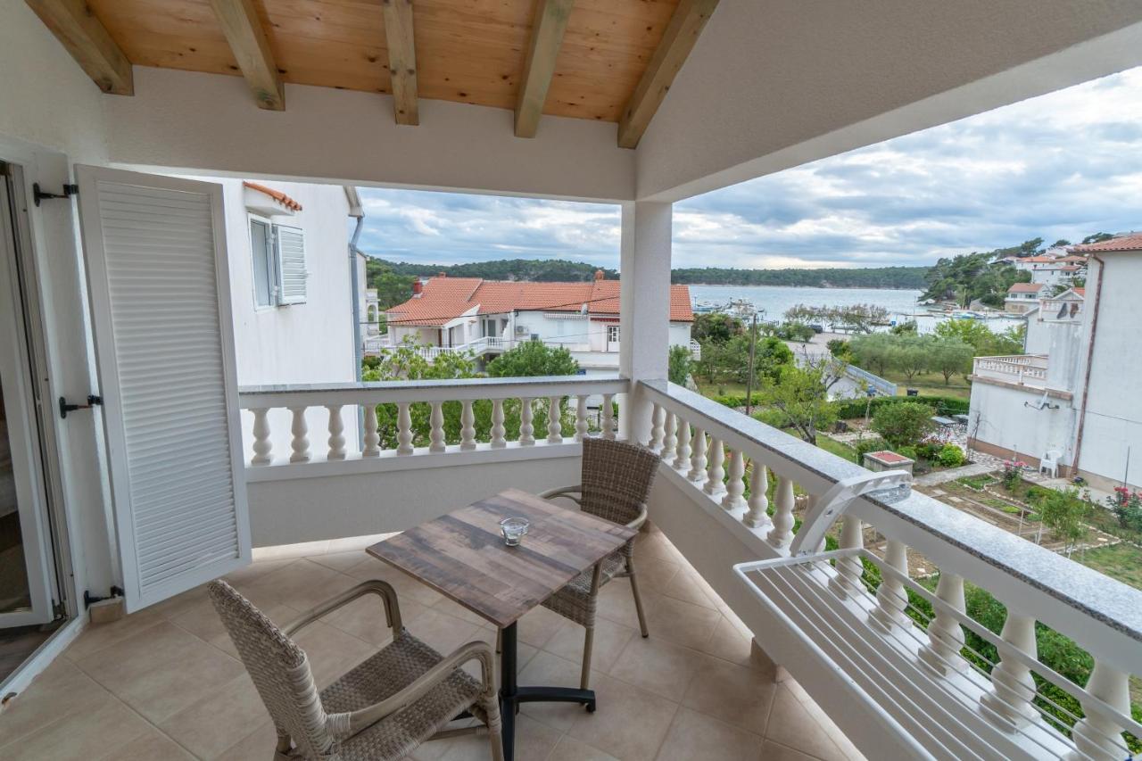 Apartments And Rooms By The Sea Palit, Rab - 5010 Экстерьер фото