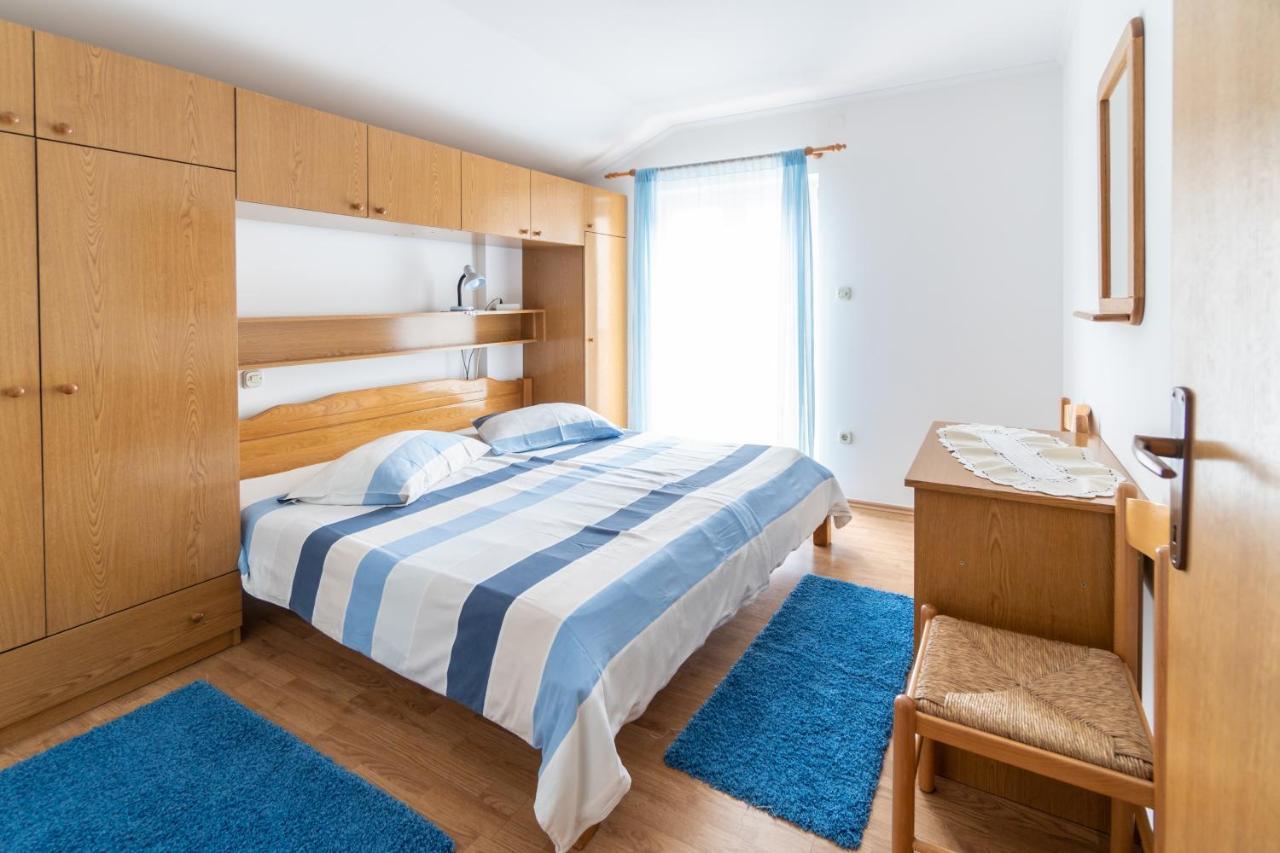 Apartments And Rooms By The Sea Palit, Rab - 5010 Экстерьер фото