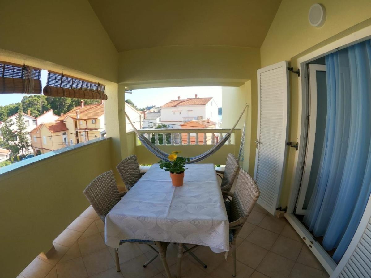 Apartments And Rooms By The Sea Palit, Rab - 5010 Экстерьер фото