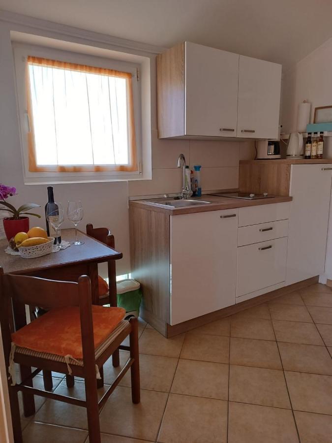 Apartments And Rooms By The Sea Palit, Rab - 5010 Экстерьер фото